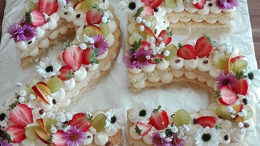 Naučte se number cake! Dort ve tvaru písmene nebo čísla potěší malé i velké